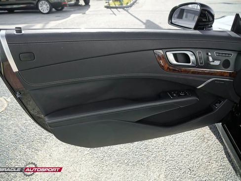 Used 2013 Mercedes-Benz SL 550 w/ Premium Pkg image 16