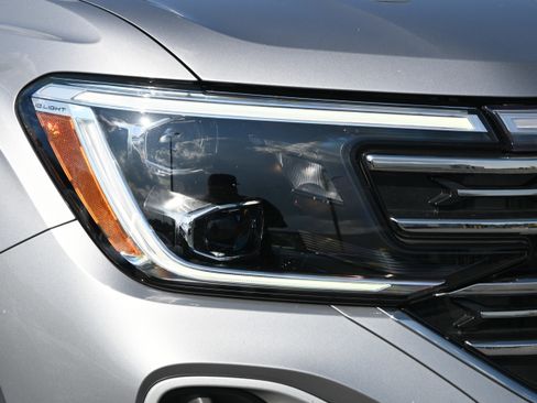 Used 2024 Volkswagen Atlas SEL image 13