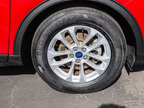 Used 2020 Ford Escape SE image 13