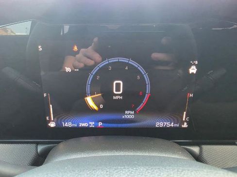 Used 2025 Chevrolet TrailBlazer LT AWD/4WD image 16