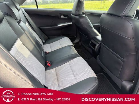 Used 2014 Toyota Camry SE w/ Moonroof Package FWD image 34