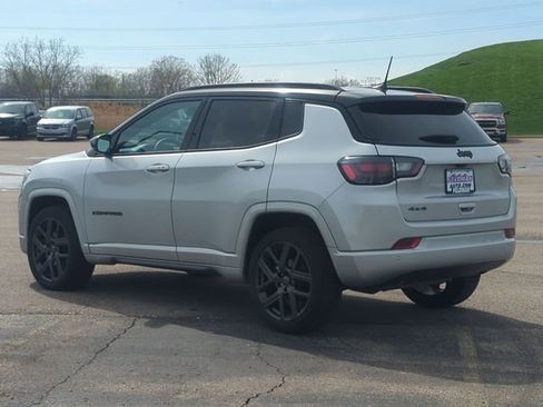 Used 2024 Jeep Compass Limited w/ High Altitude Package image 5