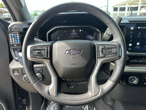 Used 2022 Chevrolet Silverado 1500 LT Trail Boss w/ LPO, Dark Essentials Package AWD/4WD image 11