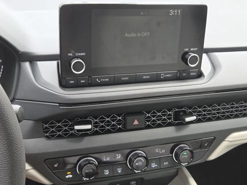 Certified 2025 Honda Accord SE image 31
