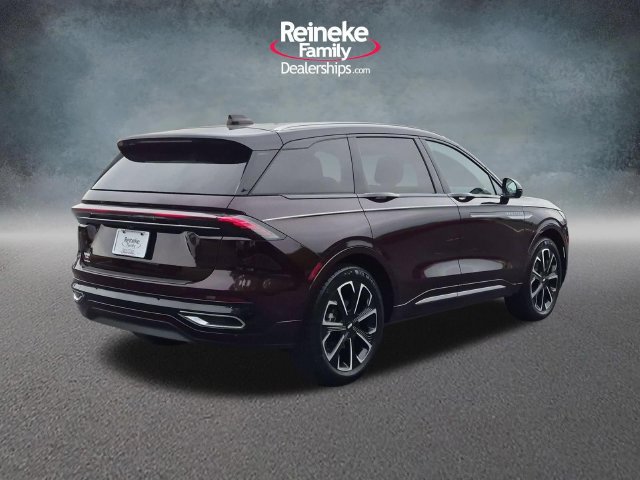 Used 2024 Lincoln Nautilus Reserve AWD/4WD image 5