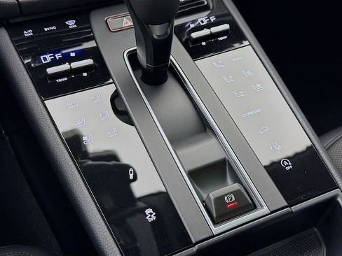 New 2026 Porsche Macan Turbo image 24