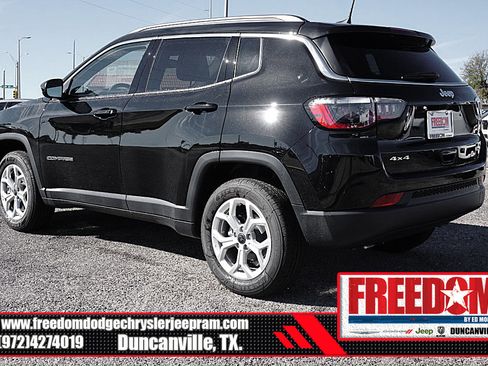 New 2026 Jeep Compass Latitude image 3