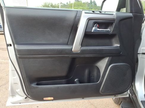 Used 2020 Toyota 4Runner SR5 Premium w/ Moonroof Package RWD image 13
