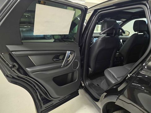 New 2025 Land Rover Discovery Sport Dynamic SE image 17