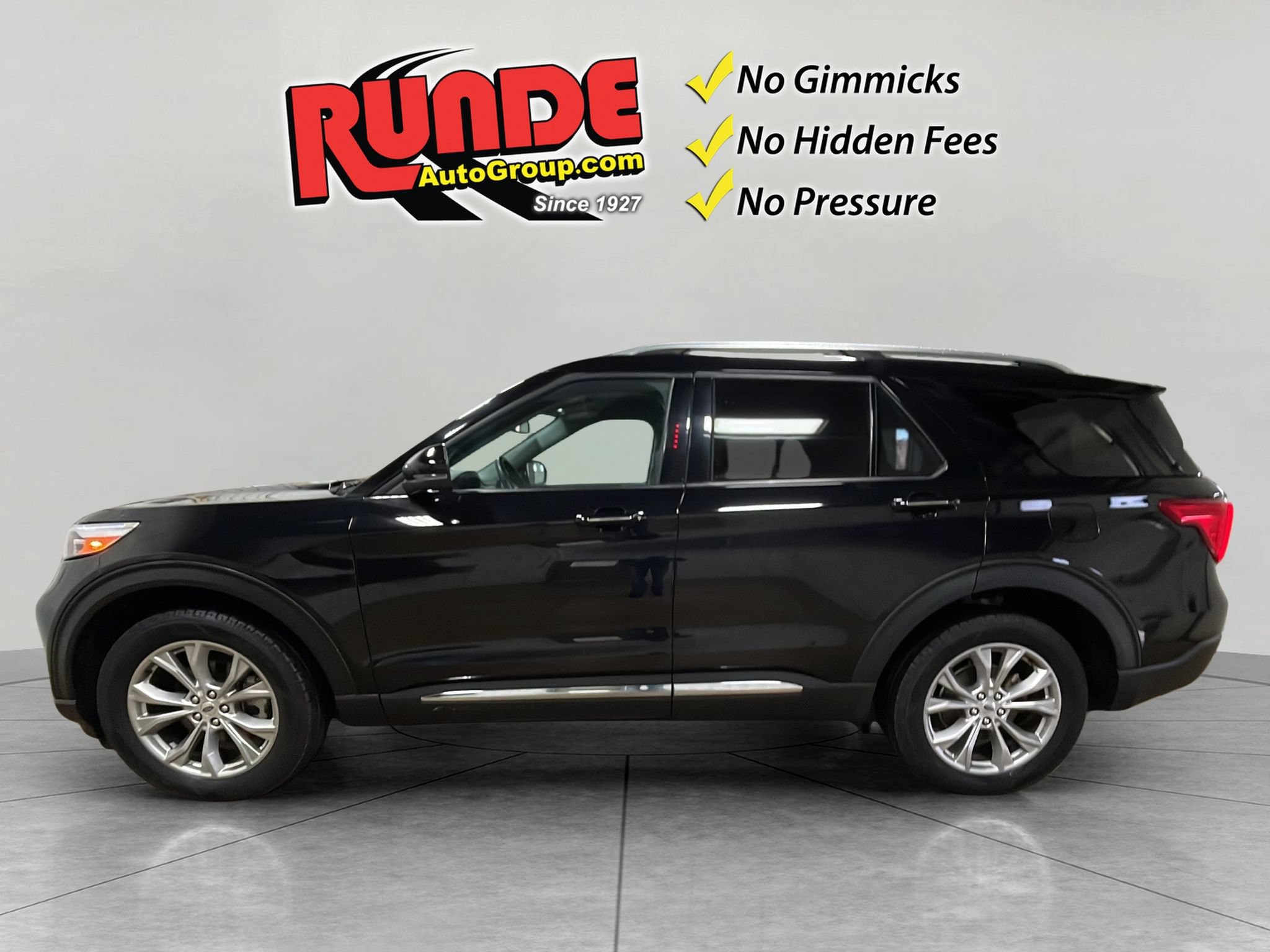 Used 2023 Ford Explorer Limited w/ Equipment Group 301A AWD/4WD image 3