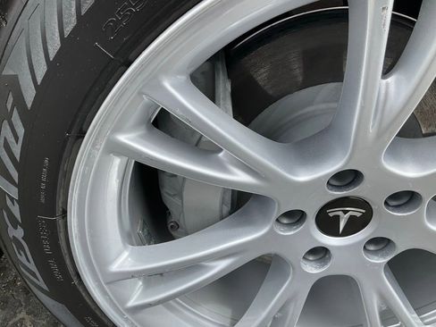 Used 2023 Tesla Model Y 2WD image 81