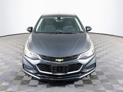 Used 2017 Chevrolet Cruze LT w/ Convenience Package FWD image 2