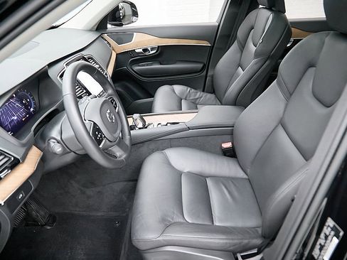 Used 2024 Volvo XC90 B6 Plus w/ Protection Package image 15