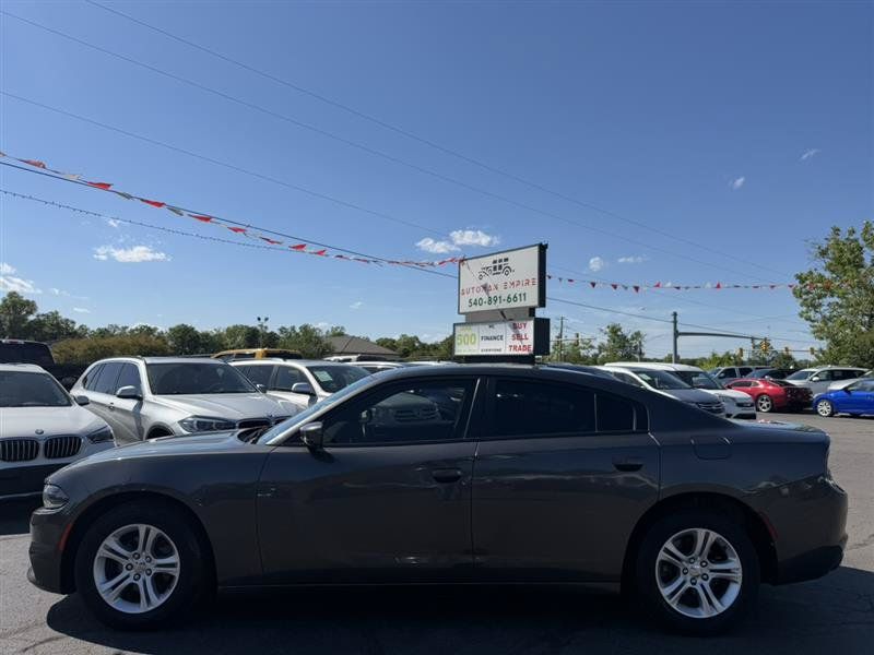 Used 2019 Dodge Charger SXT RWD image 4