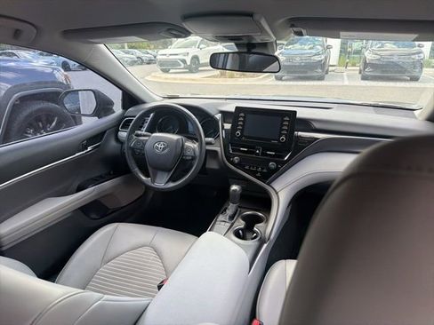 Used 2022 Toyota Camry SE FWD image 19