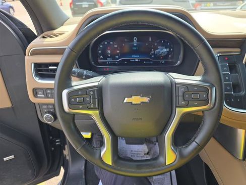 Used 2023 Chevrolet Tahoe Premier AWD/4WD image 16