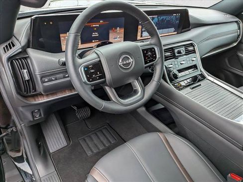 Used 2025 Nissan Armada SL w/ Convenience Package RWD image 10