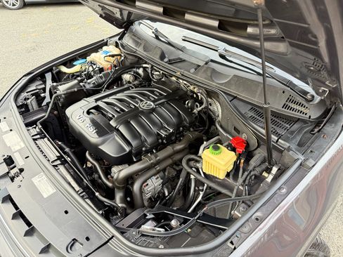 Used 2012 Volkswagen Touareg VR6 image 79