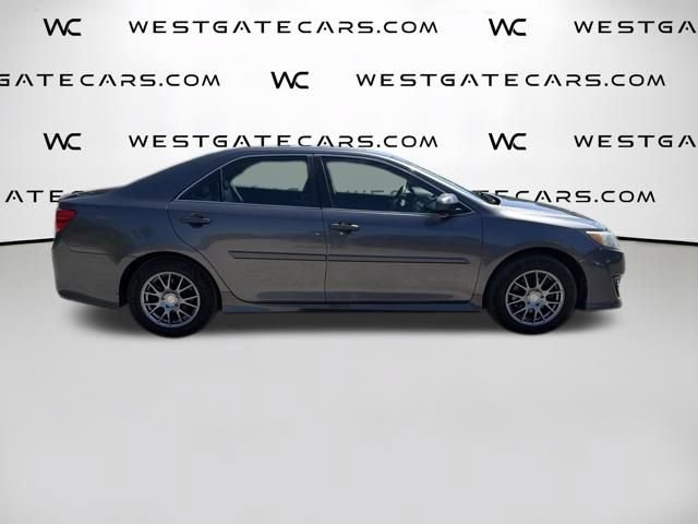 Used 2014 Toyota Camry SE FWD image 5
