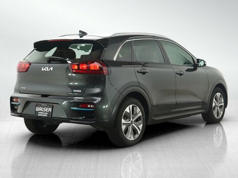 Used 2022 Kia Niro EX w/ Cold Weather Package image 5