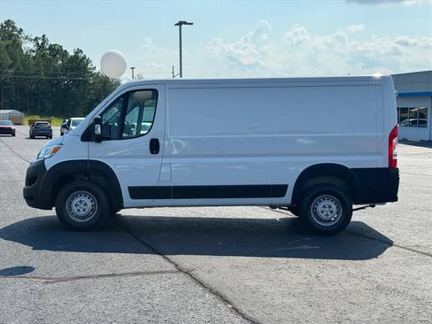 Used 2025 RAM ProMaster 2500 w/ U-Haul Equipment Group FWD image 6