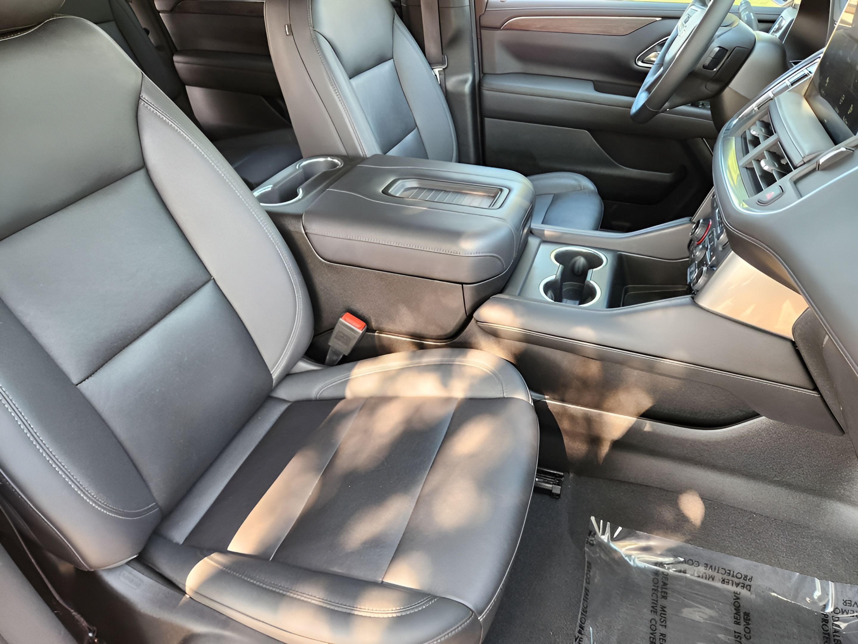 Used 2023 Chevrolet Suburban Z71 w/ Luxury Package AWD/4WD image 6