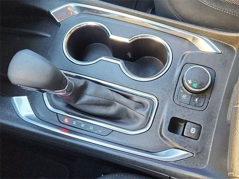 Used 2023 Chevrolet Traverse LT image 15