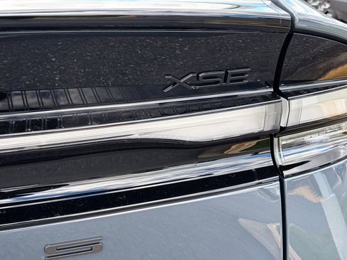 New 2026 Toyota Prius Plug-In Hybrid XSE Premium image 6