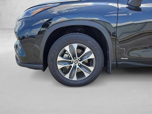Used 2026 Toyota Highlander XLE AWD/4WD image 23