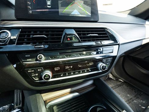 Used 2018 BMW 530i xDrive AWD/4WD image 35