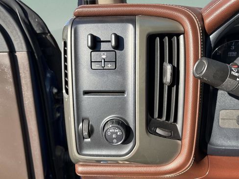 Used 2017 Chevrolet Silverado 1500 High Country image 15