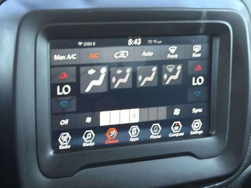 Used 2019 Jeep Renegade Trailhawk AWD/4WD image 21