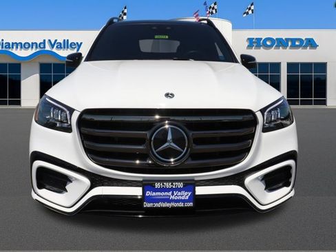 Used 2025 Mercedes-Benz GLS 450 4MATIC image 2