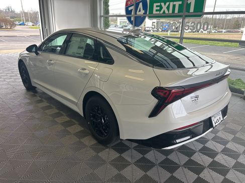 New 2026 Kia K5 LXS FWD image 4