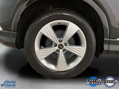 Used 2024 Audi Q4 e-tron Premium Plus image 27