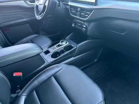 Used 2025 Ford Escape Platinum image 16