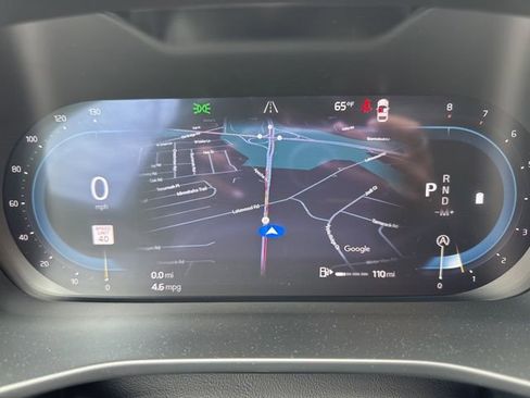 Certified 2025 Volvo XC40 B5 Plus AWD/4WD image 23