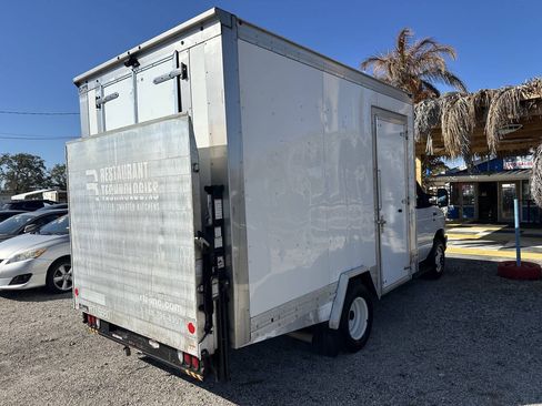 Used 2019 Ford E-350 and Econoline 350 Super Duty w/ Power Windows & Locks Group RWD image 5