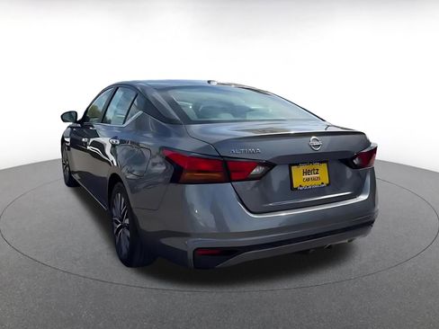 Used 2025 Nissan Altima 2.5 SV FWD image 11