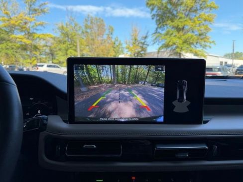 Certified 2022 Lincoln Nautilus FWD w/ Premium Package image 10