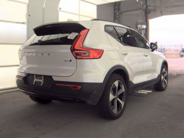 Used 2026 Volvo XC40 B5 Plus AWD/4WD image 4