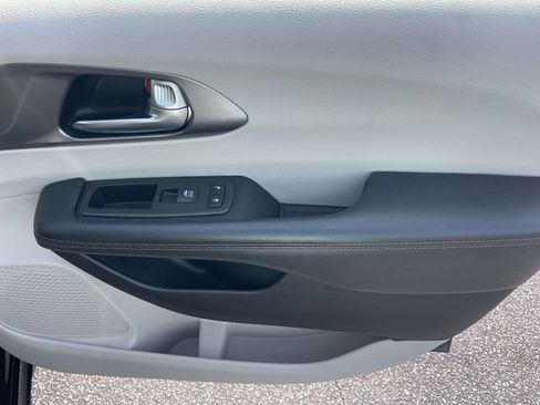 Used 2020 Chrysler Pacifica Touring-L Plus w/ Advanced Safetytec Group FWD image 15