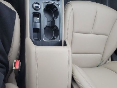 Certified 2024 Lincoln Corsair AWD image 38