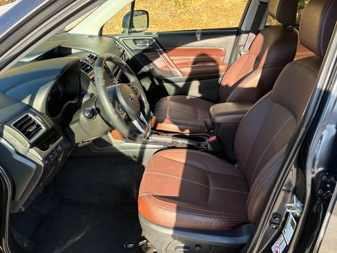 Used 2017 Subaru Forester 2.5i Touring w/ Popular Package #1 AWD/4WD image 11