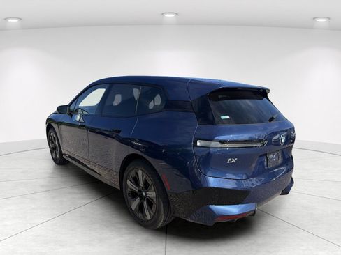 Used 2024 BMW iX xDrive50 w/ Premium Package AWD/4WD image 6