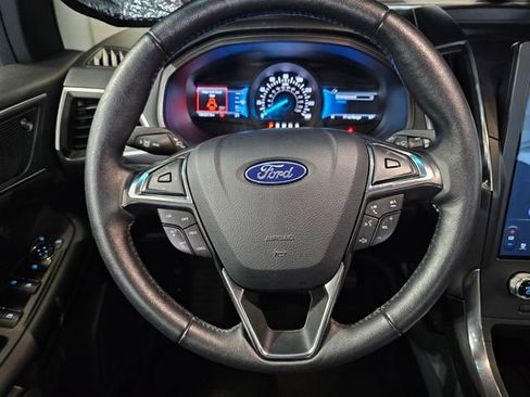 Used 2024 Ford Edge Titanium image 32