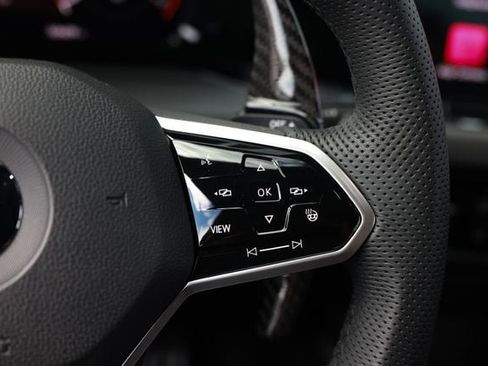 Used 2022 Volkswagen GTI SE FWD image 31