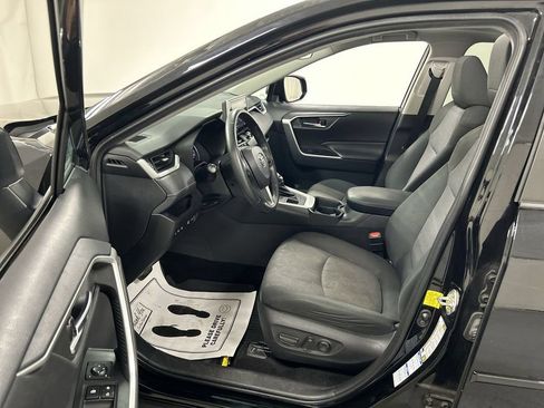 Used 2019 Toyota RAV4 XLE w/ Convenience Package AWD/4WD image 9