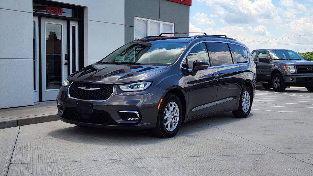 Used 2022 Chrysler Pacifica Touring-L FWD image 30