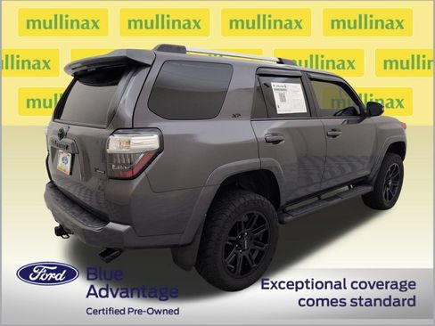 Used 2022 Toyota 4Runner SR5 Premium AWD/4WD image 3